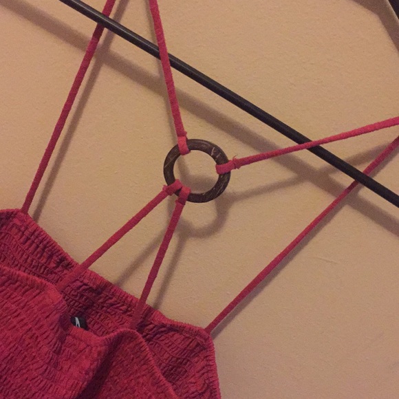 Tank top with cute crossed back - Picture 3 of 4